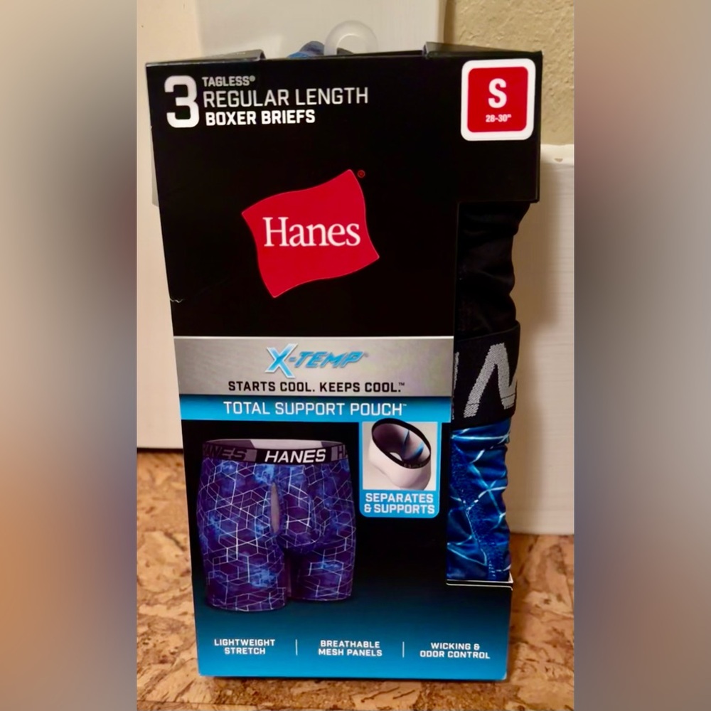 3 pack Hanes boxer briefs M(Sm) 28"-30"